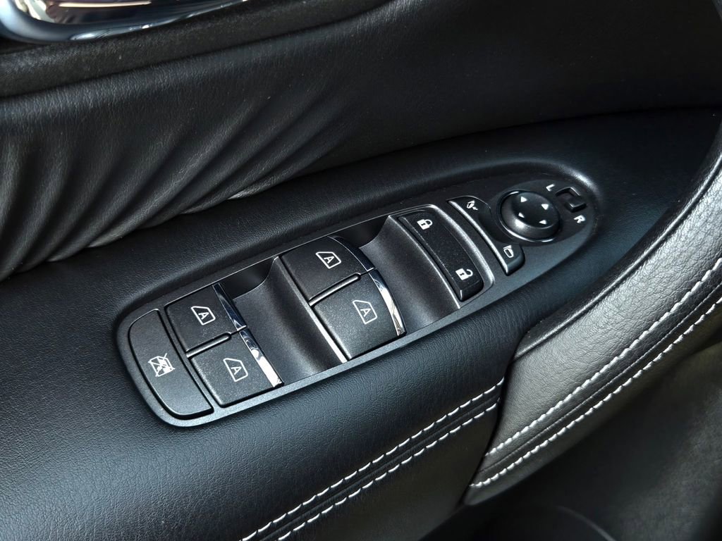 Used 2020 Nissan Armada SL w/ Premium Package image 10