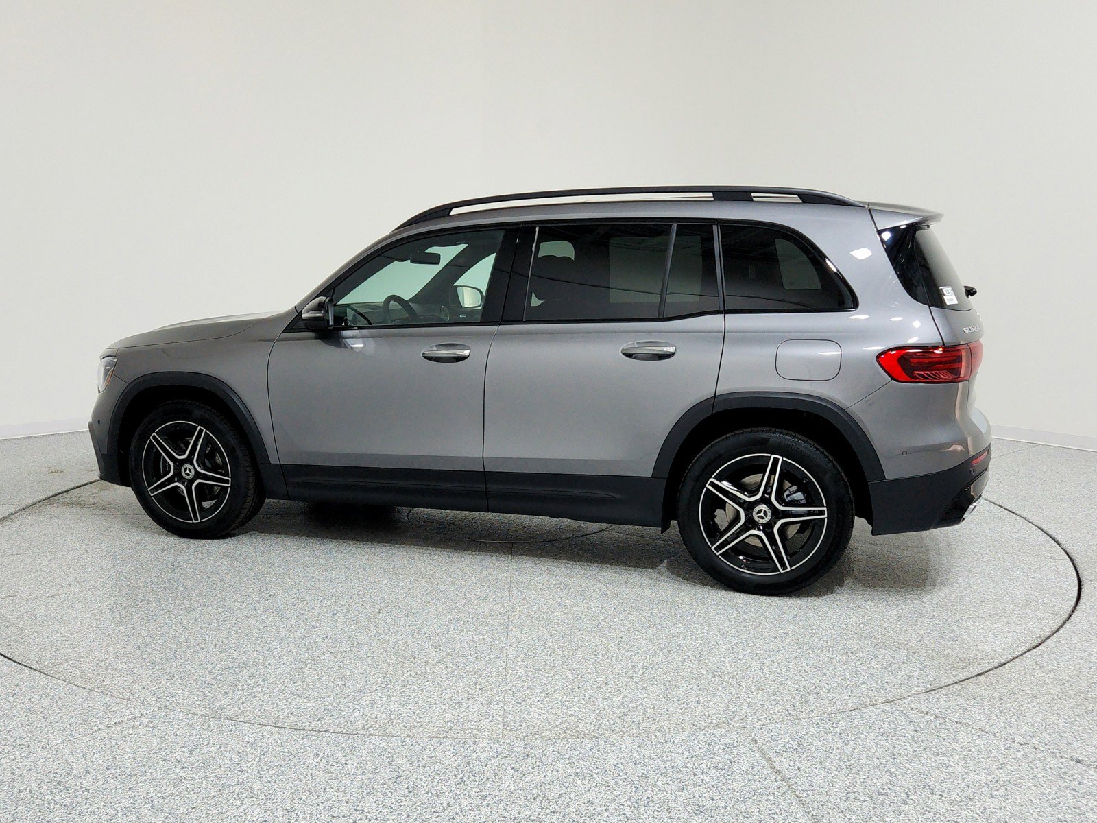 New 2026 Mercedes-Benz GLB 250 image 10