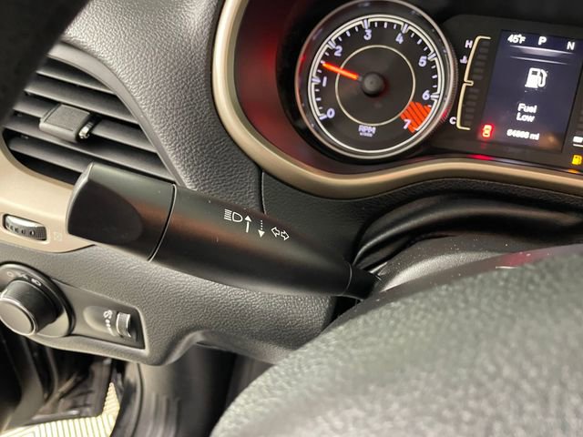 Used 2015 Jeep Cherokee Sport image 13