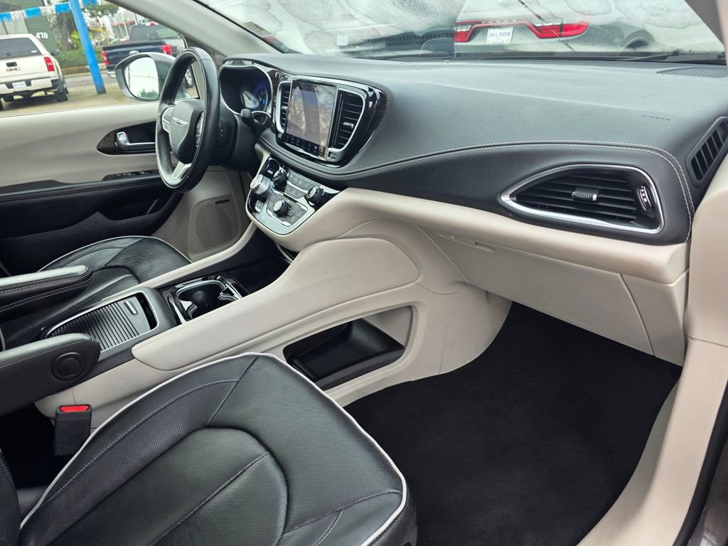 Used 2022 Chrysler Pacifica Limited image 30