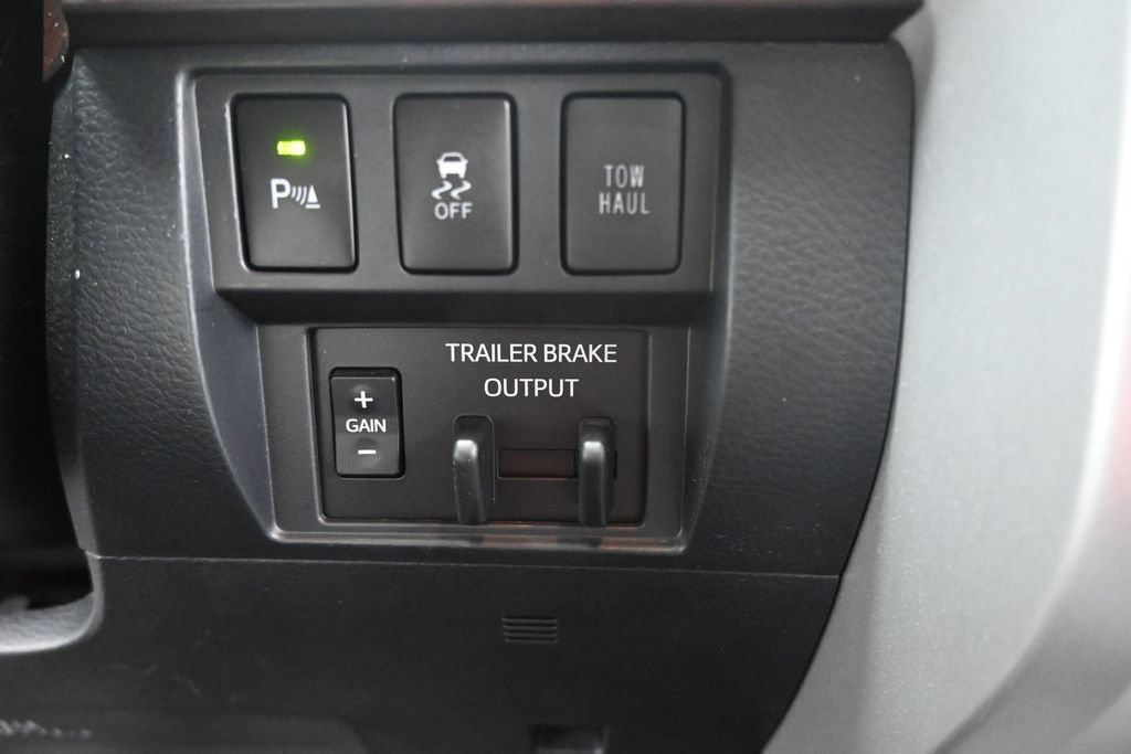 Used 2018 Toyota Tundra Limited w/ Limited Premium Package AWD/4WD image 23