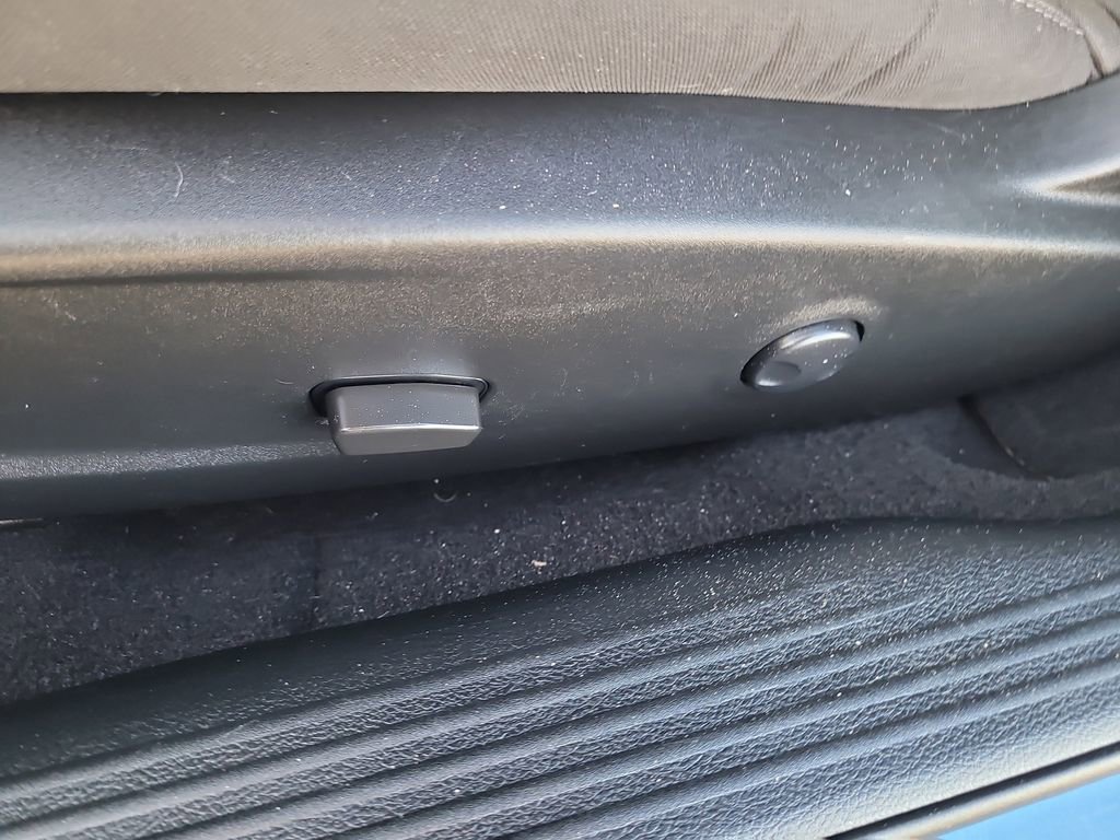 Used 2022 Dodge Challenger SXT w/ Blacktop Package image 11