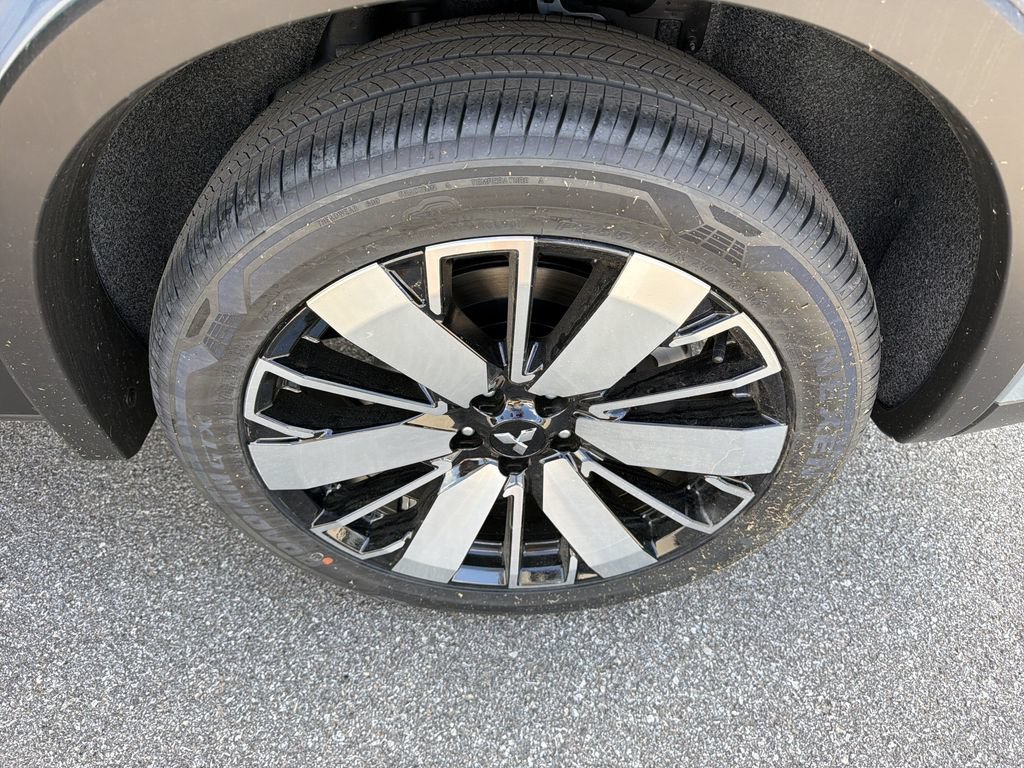 New 2026 Mitsubishi Outlander SE AWD/4WD image 12