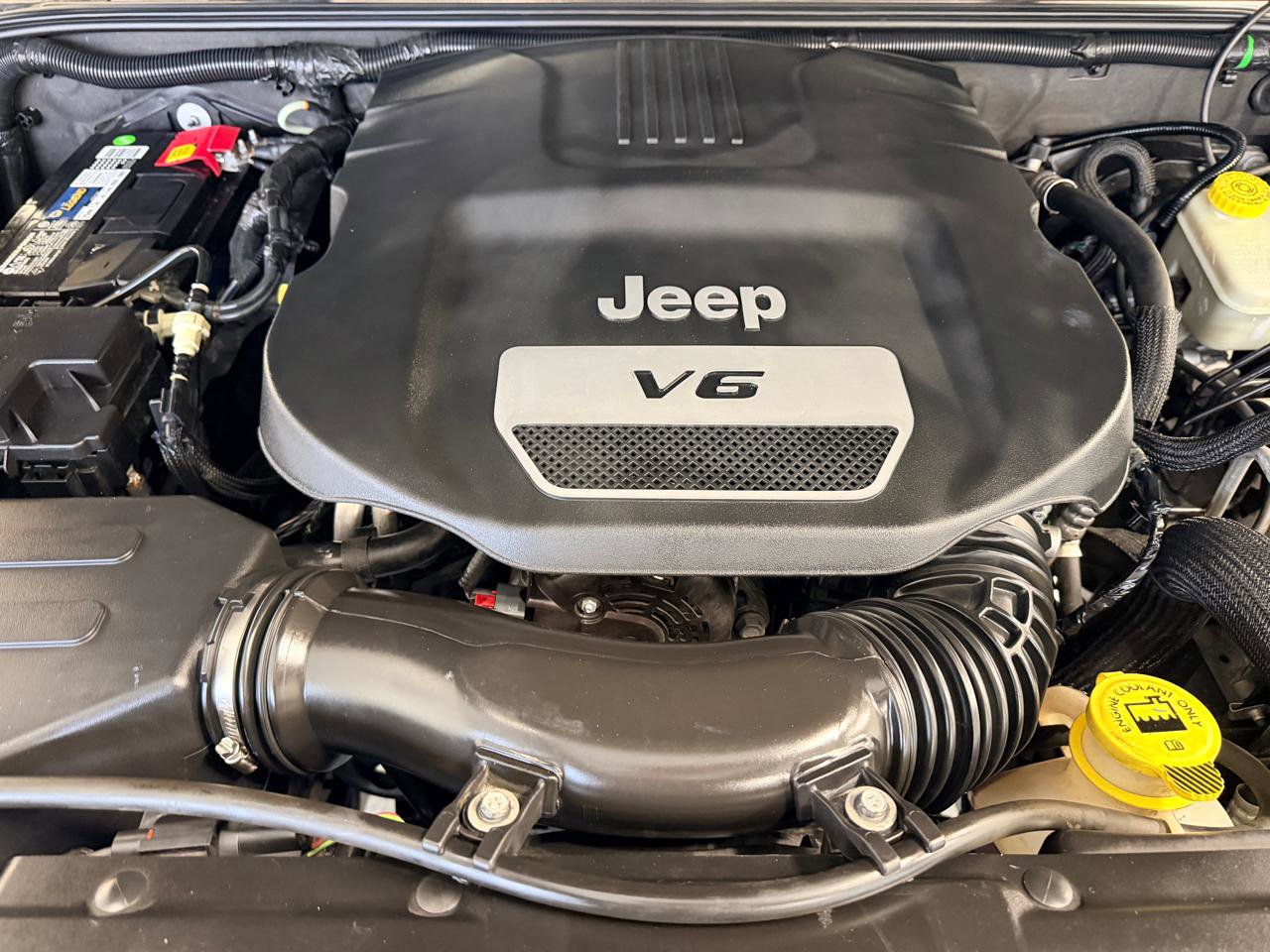 Used 2014 Jeep Wrangler Sahara w/ Connectivity Group AWD/4WD image 42