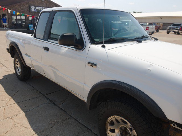 Used 2000 MAZDA B-Series Pickup 4x4 Cab Plus B4000 image 10