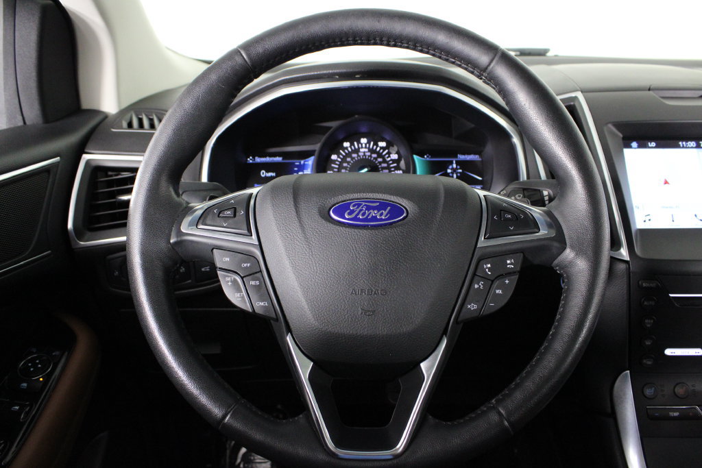 Used 2017 Ford Edge Titanium w/ Equipment Group 301A AWD/4WD image 9