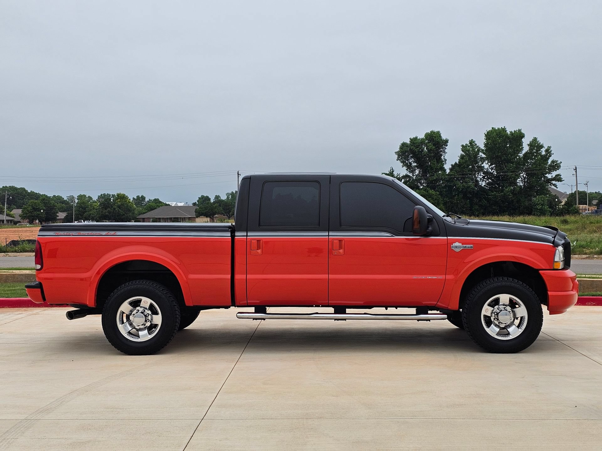 Used 2004 Ford F250 Harley-Davidson AWD/4WD image 3