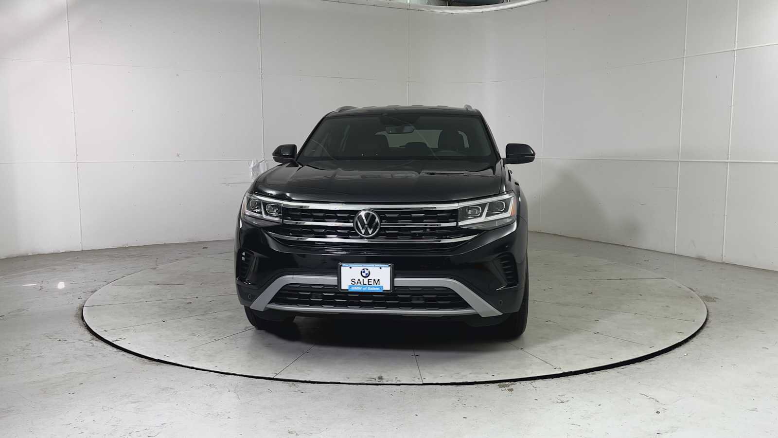 Used 2022 Volkswagen Atlas Cross Sport SE w/ Black Wheel Package AWD/4WD image 7