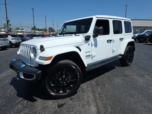 Used 2022 Jeep Wrangler Unlimited Sahara w/ Cold Weather Group AWD/4WD image 2