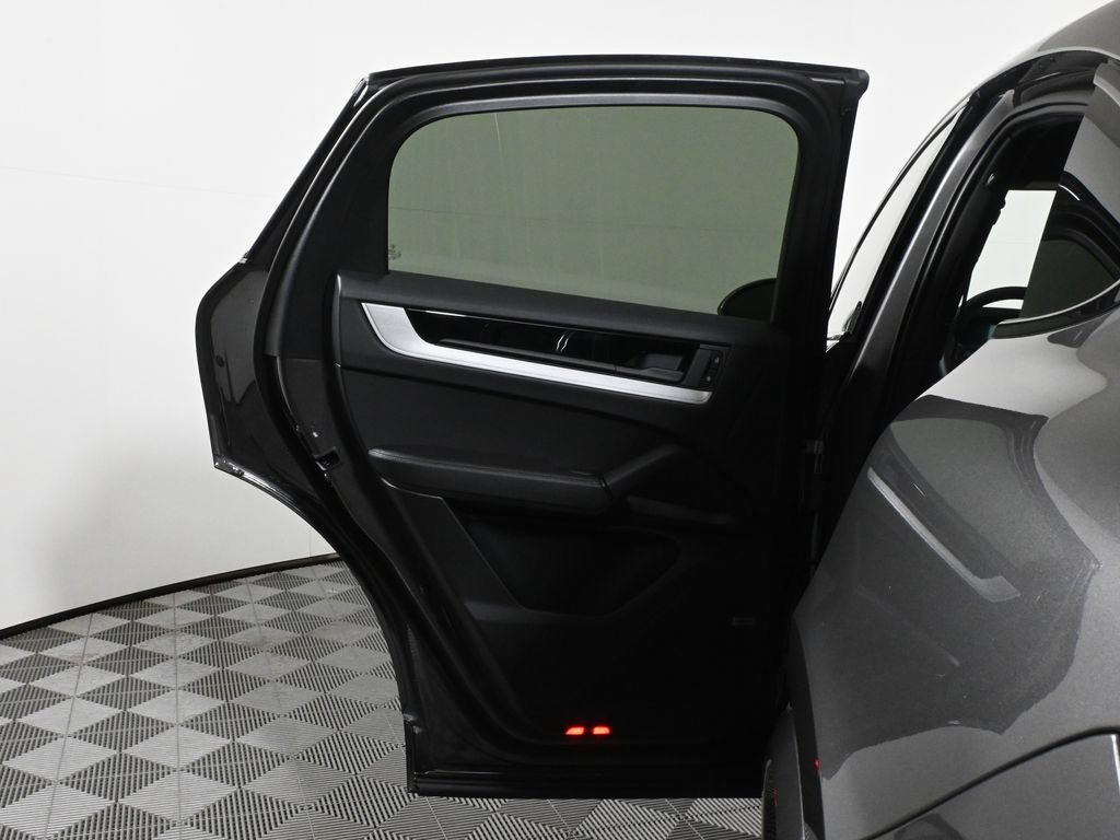 Used 2026 Porsche Cayenne Coupe AWD/4WD image 35