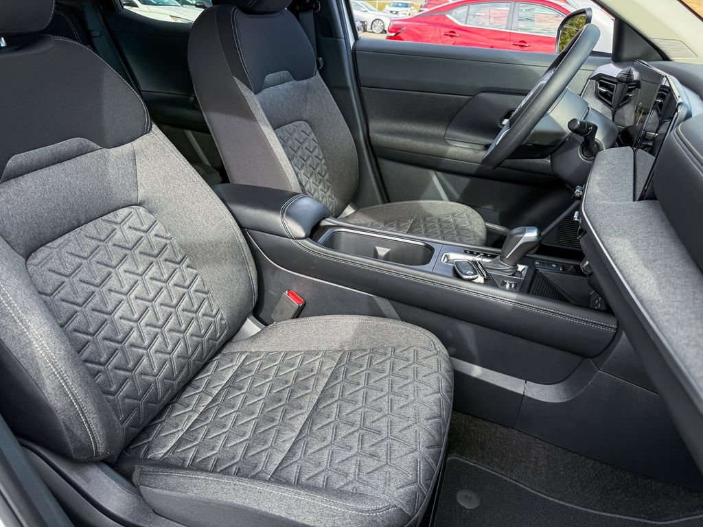 Certified 2025 Nissan Kicks SV image 11