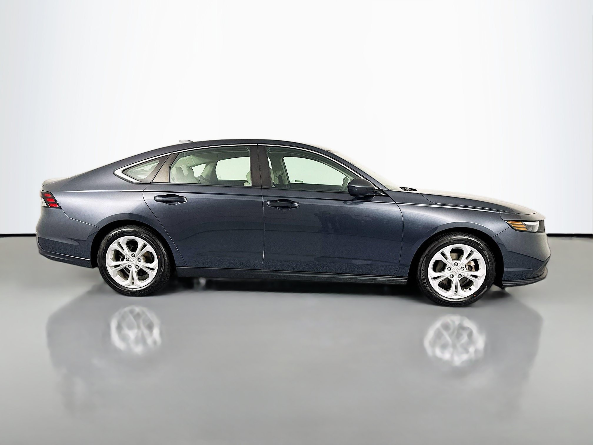 Certified 2023 Honda Accord LX image 4