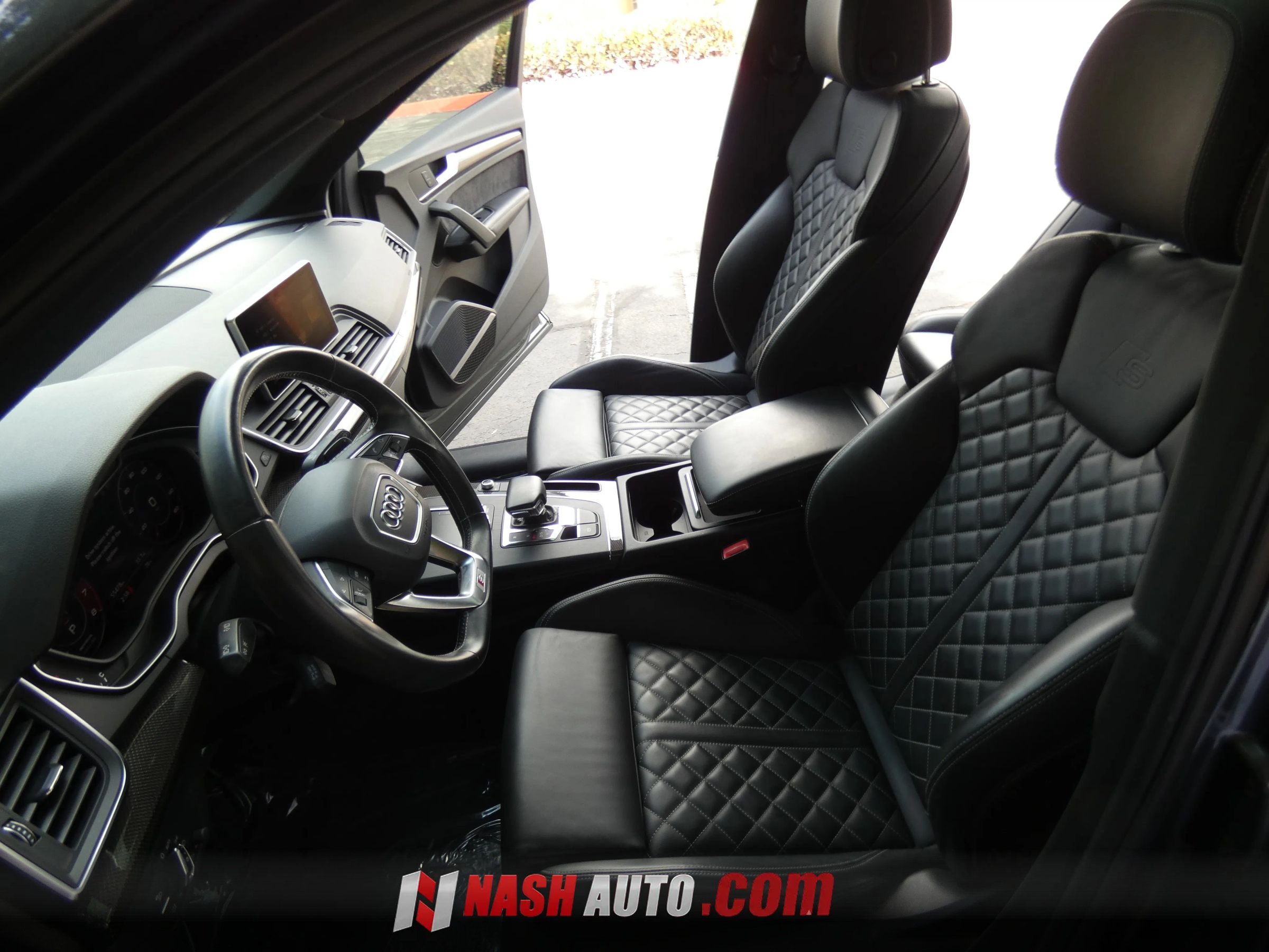 Used 2018 Audi SQ5 Premium Plus w/ S Sport Package AWD/4WD image 51
