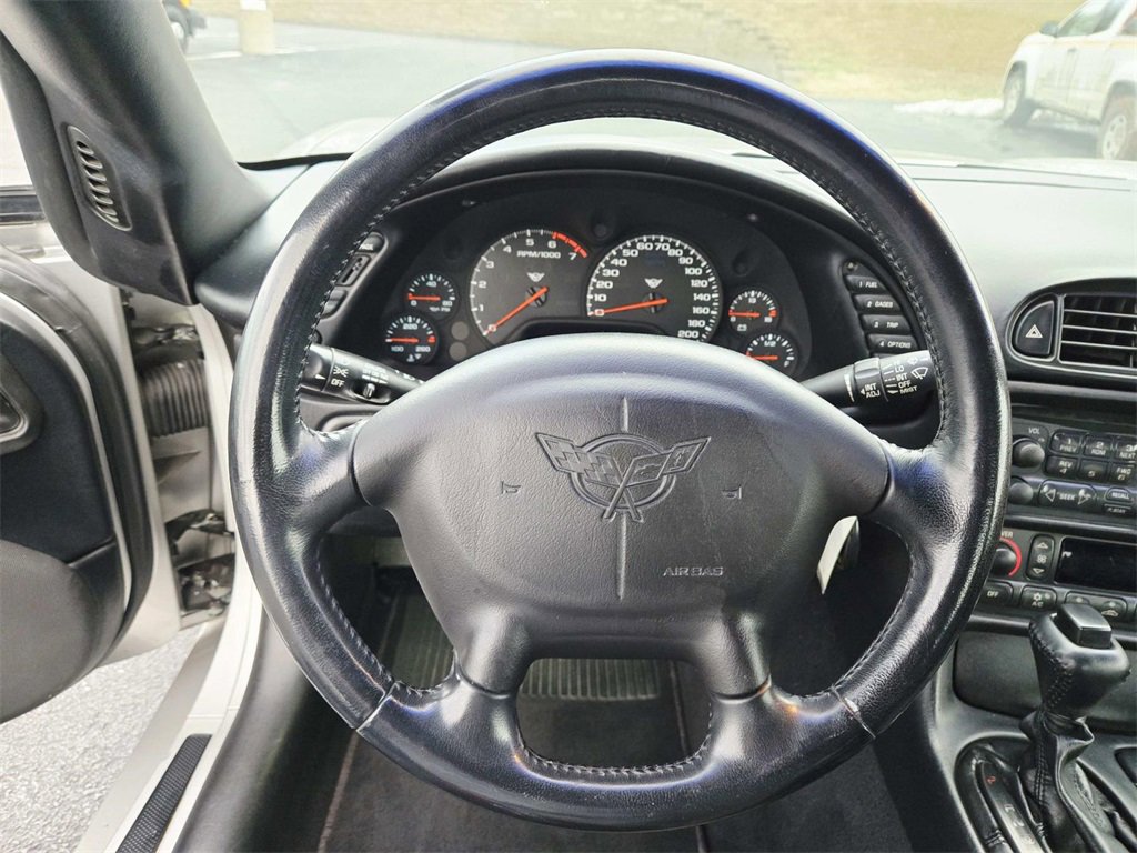 Used 2004 Chevrolet Corvette Convertible w/ Preferred Equipment Group image 18