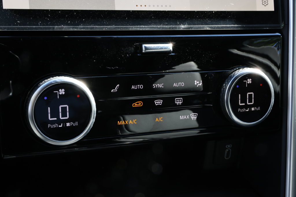 New 2026 Land Rover Discovery S AWD/4WD image 21
