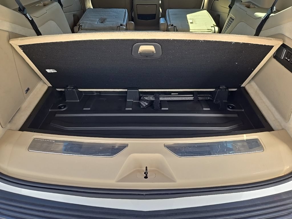 Used 2024 Cadillac Escalade Premium Luxury AWD/4WD image 65