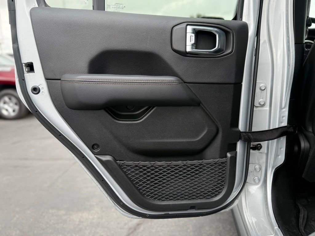 Used 2022 Jeep Wrangler Unlimited Rubicon image 41