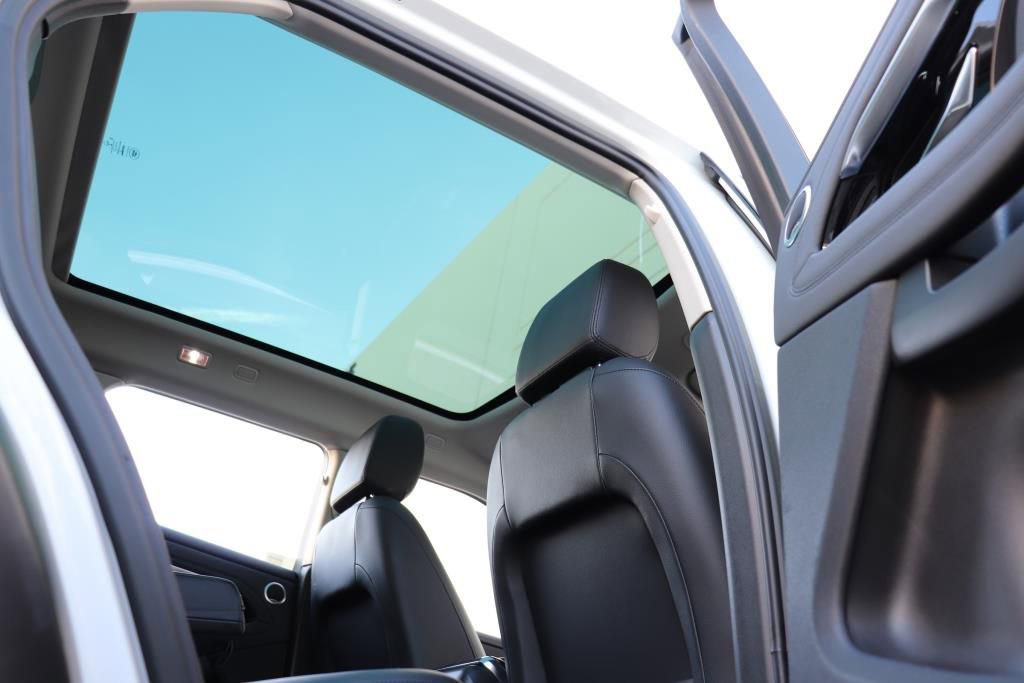 Used 2023 Land Rover Range Rover Evoque SE image 35