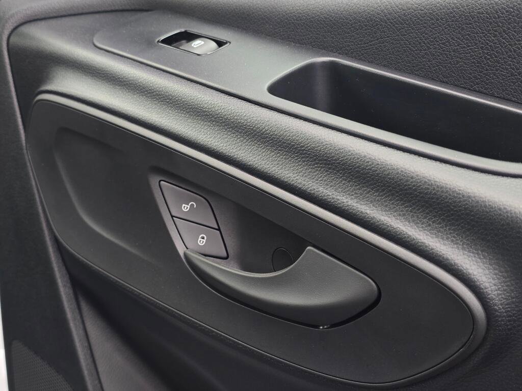 New 2026 Mercedes-Benz Sprinter 2500 image 18