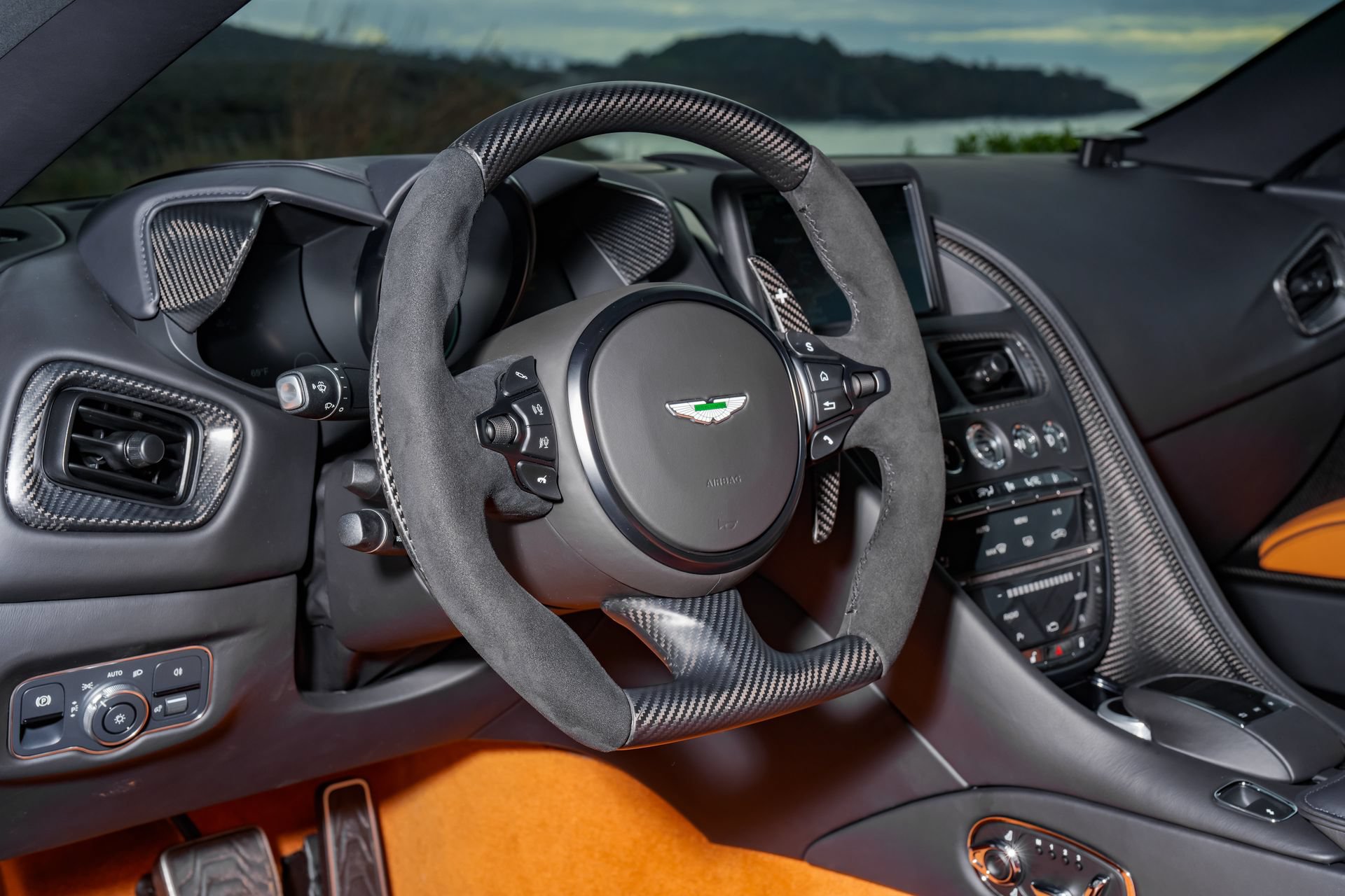 Used 2023 Aston Martin DBS Coupe RWD image 13
