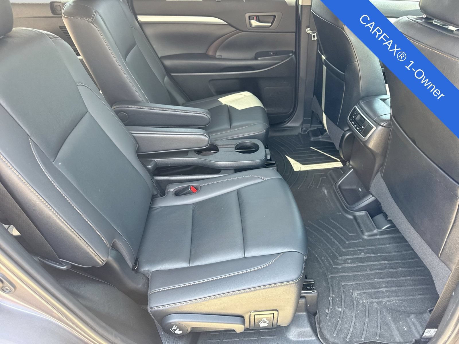 Used 2019 Toyota Highlander XLE w/ Carpet Mat Package (TMS) AWD/4WD image 23