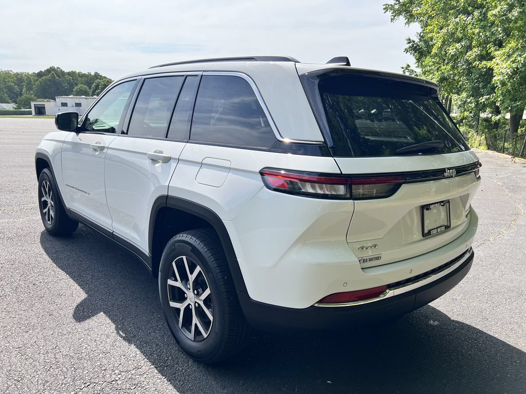 Certified 2025 Jeep Grand Cherokee Limited AWD/4WD image 5