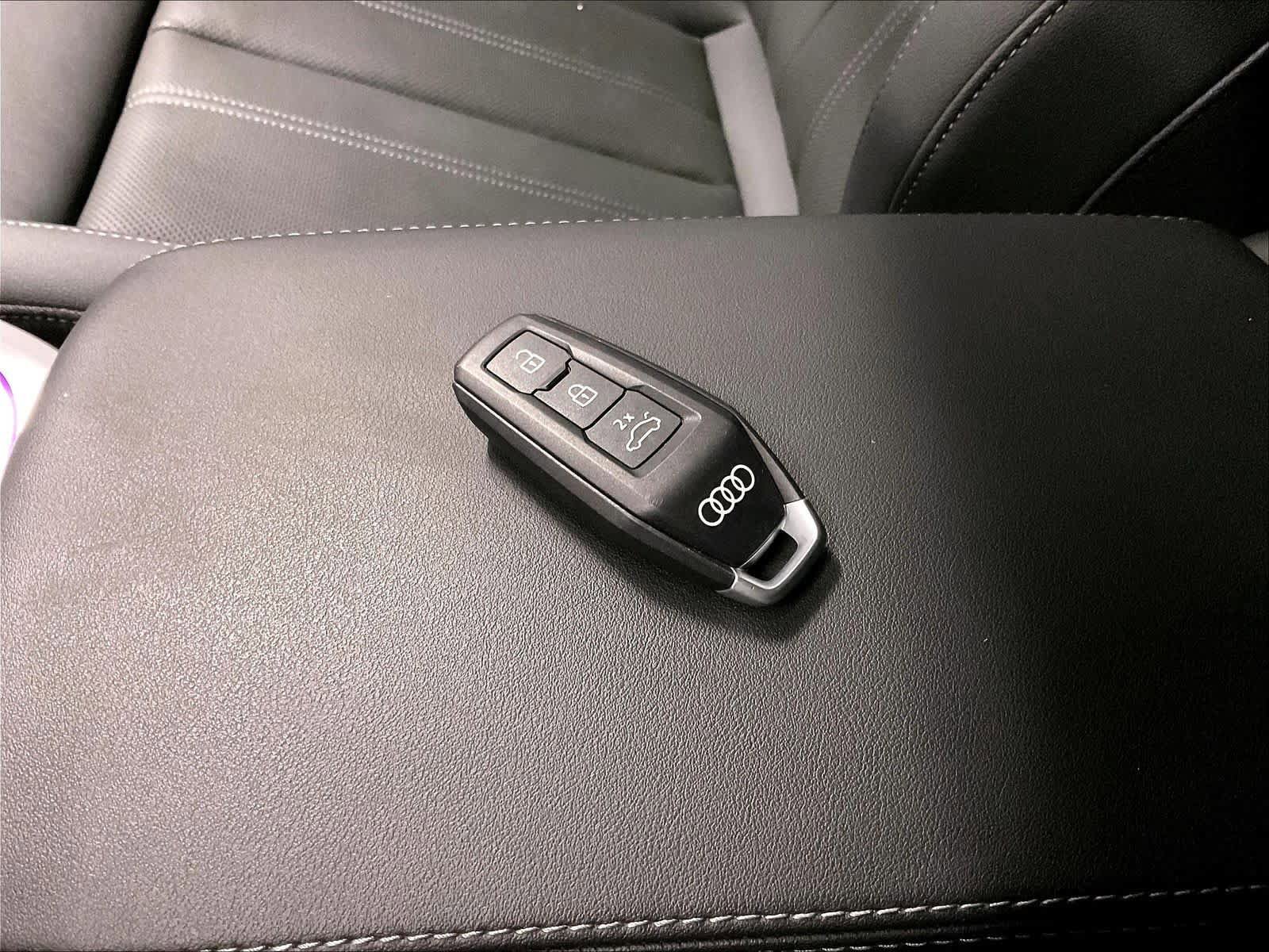 Certified 2025 Audi Q5 Prestige AWD/4WD image 12