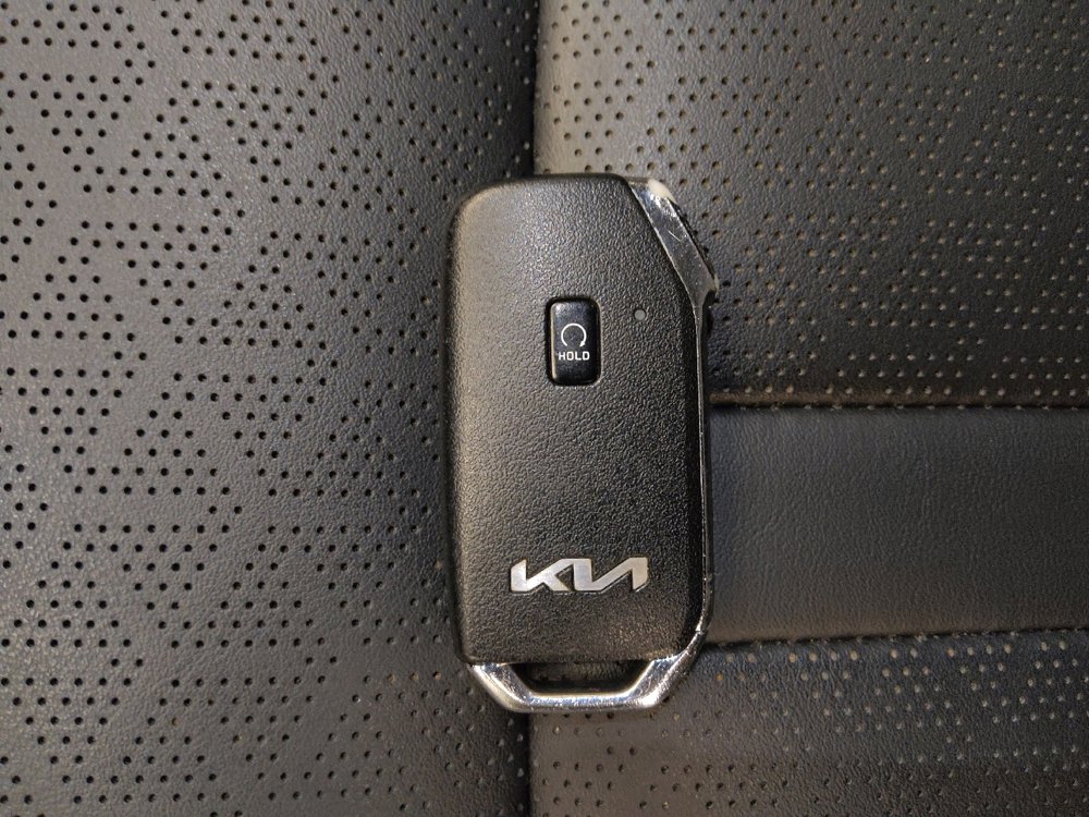 Used 2023 Kia Sorento S w/ Panoramic Sunroof Package FWD image 32