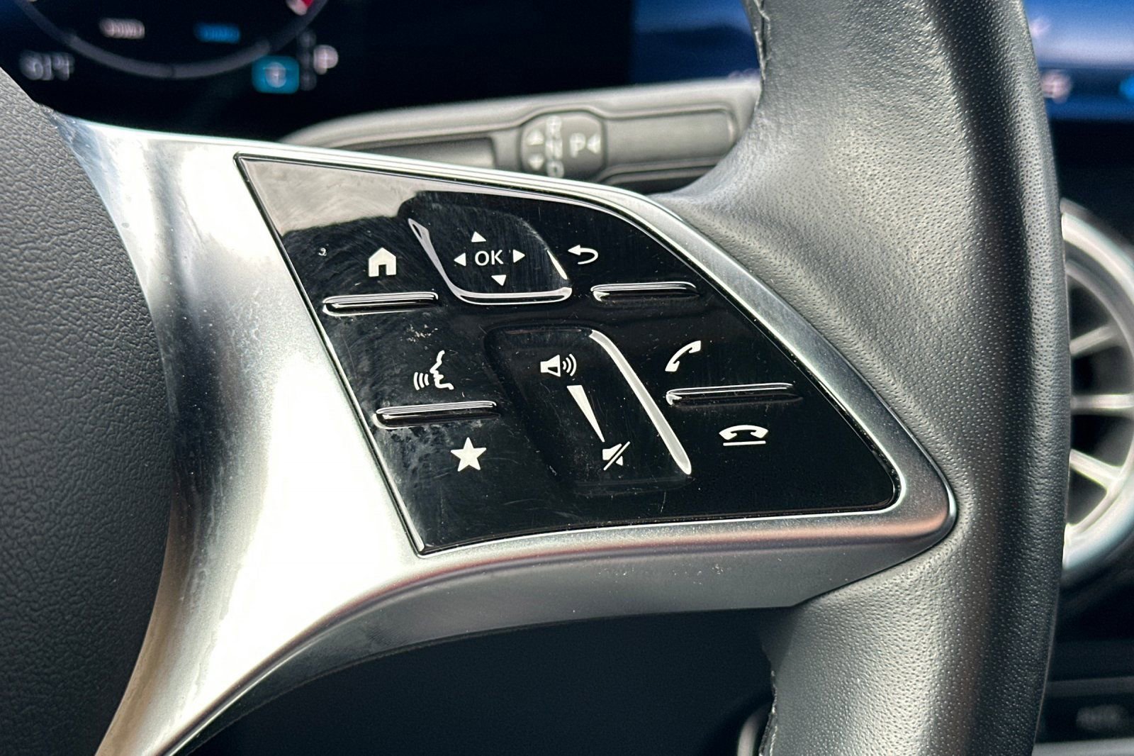 Certified 2025 Mercedes-Benz GLA 250 image 28