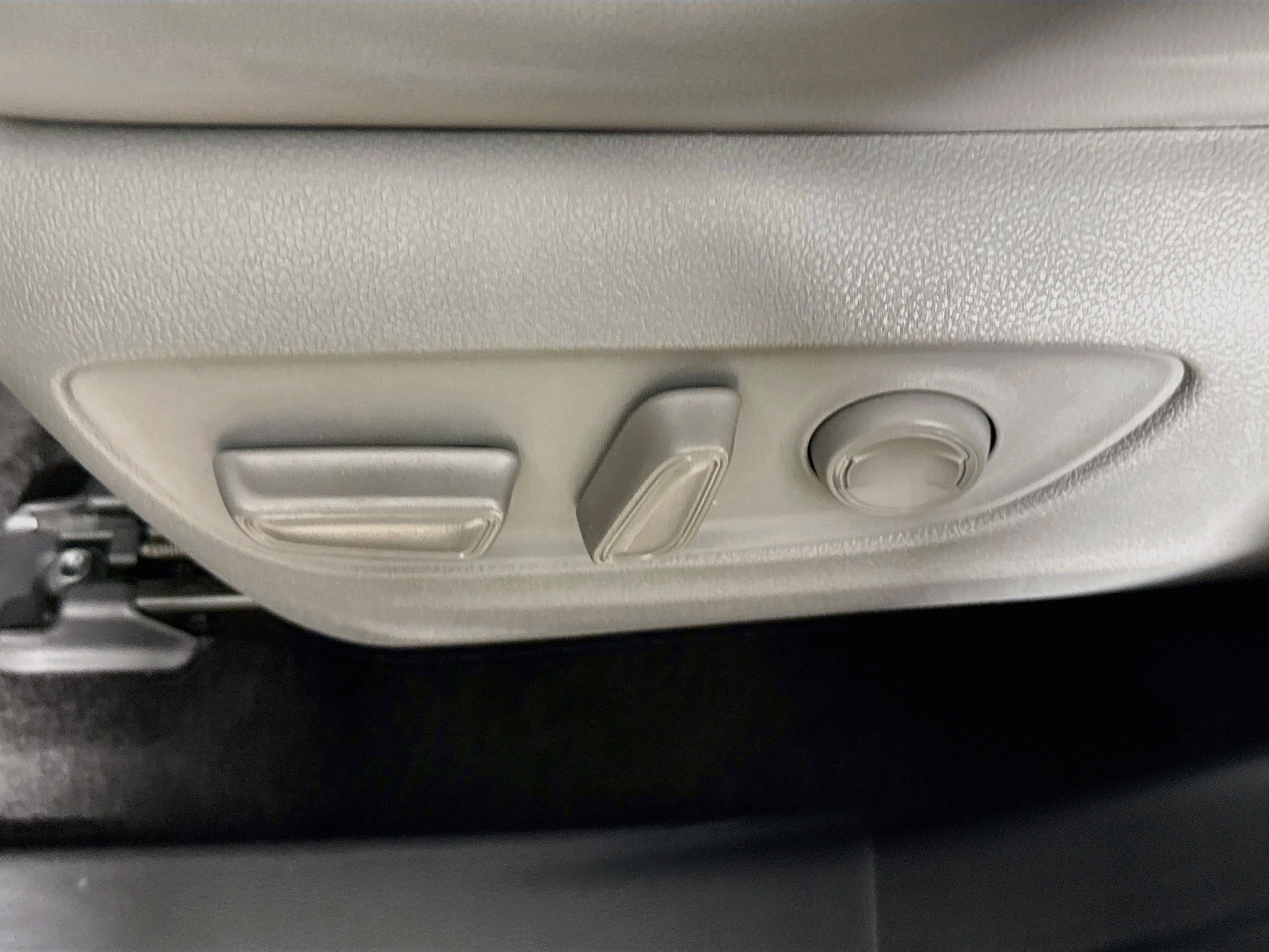 Used 2023 Toyota Highlander XLE FWD image 22
