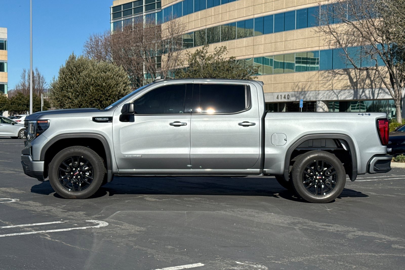 Used 2025 GMC Sierra 1500 Elevation image 5