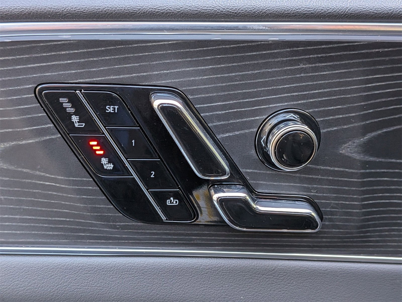 Used 2024 Cadillac Lyriq Sport image 16