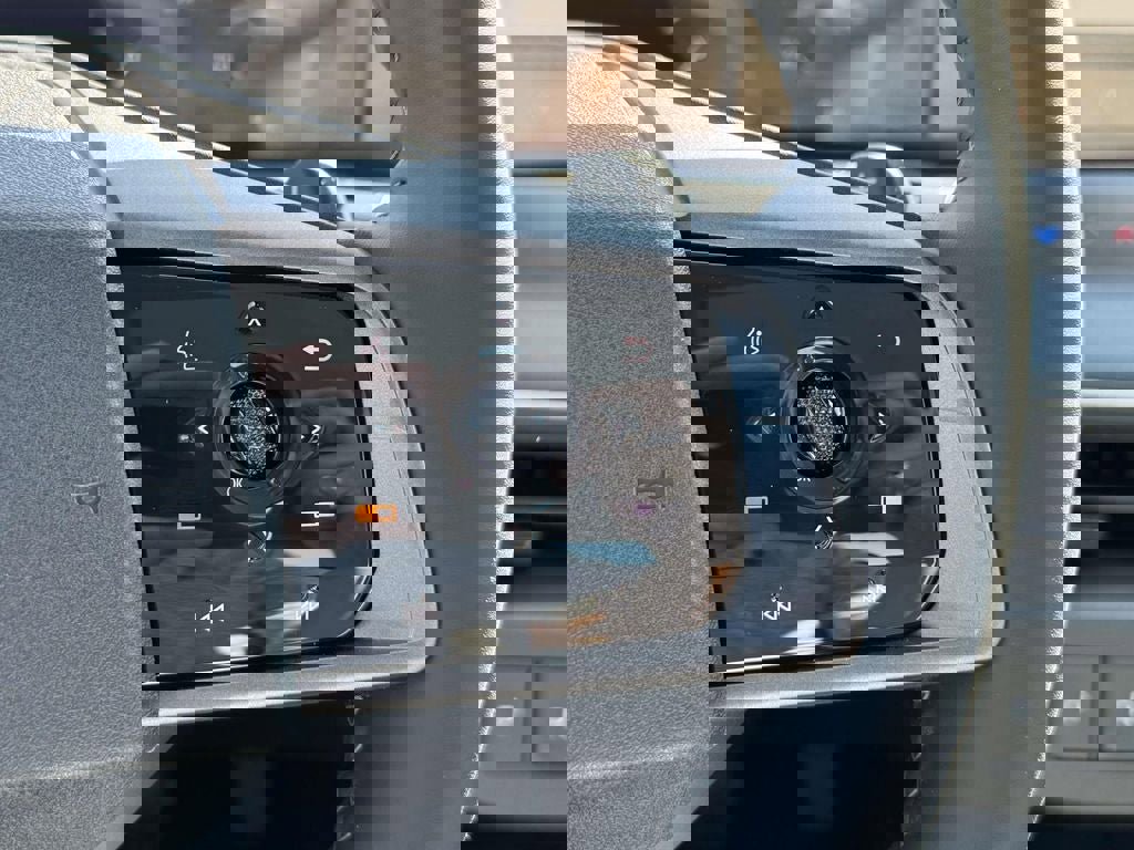 New 2026 Nissan Leaf Platinum+ w/ Floor Mat Package (Platinum+) image 20