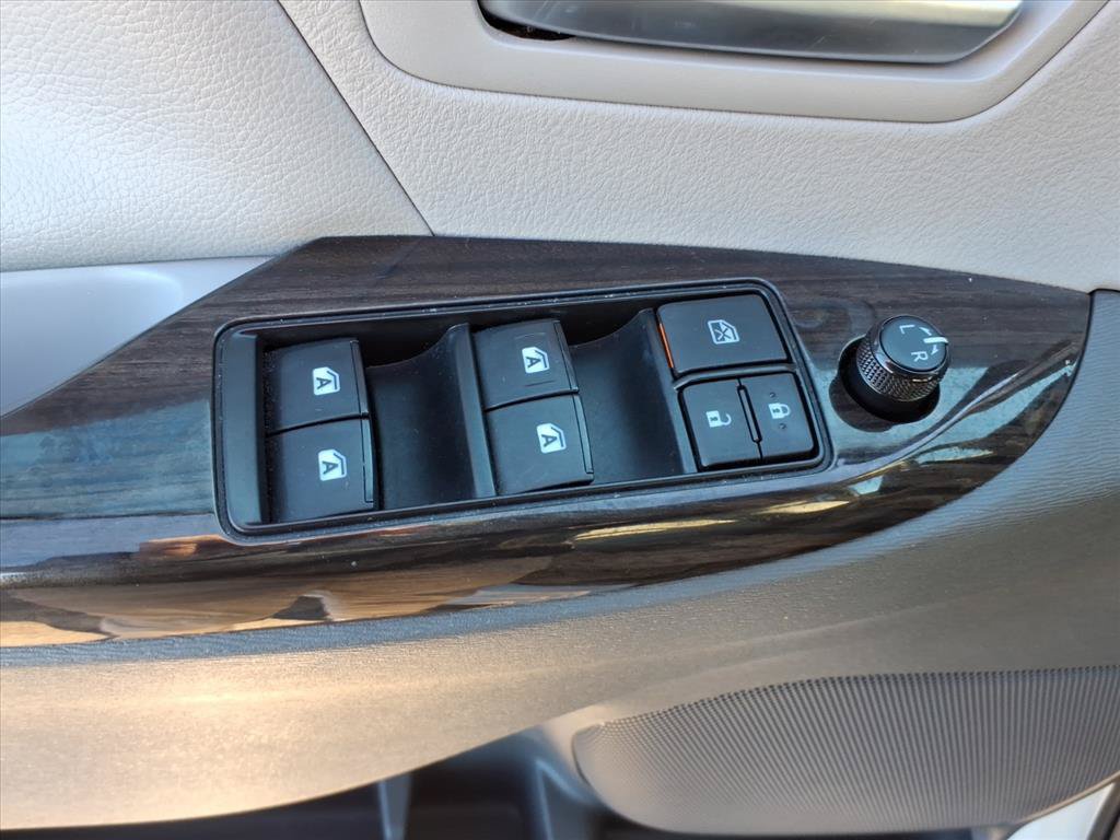 Used 2018 Toyota Sienna XLE AWD/4WD image 26