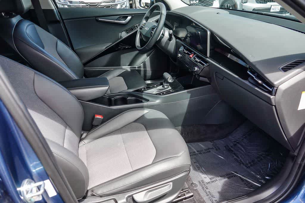 Certified 2023 Kia Niro EX Touring FWD image 15