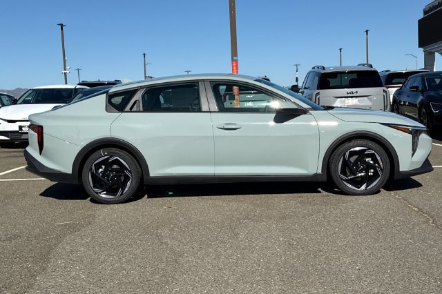 New 2026 Kia K4 EX FWD image 3