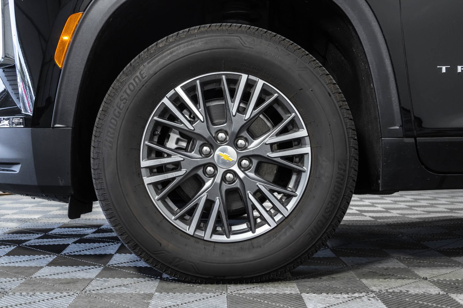 Used 2026 Chevrolet Traverse LT FWD image 46