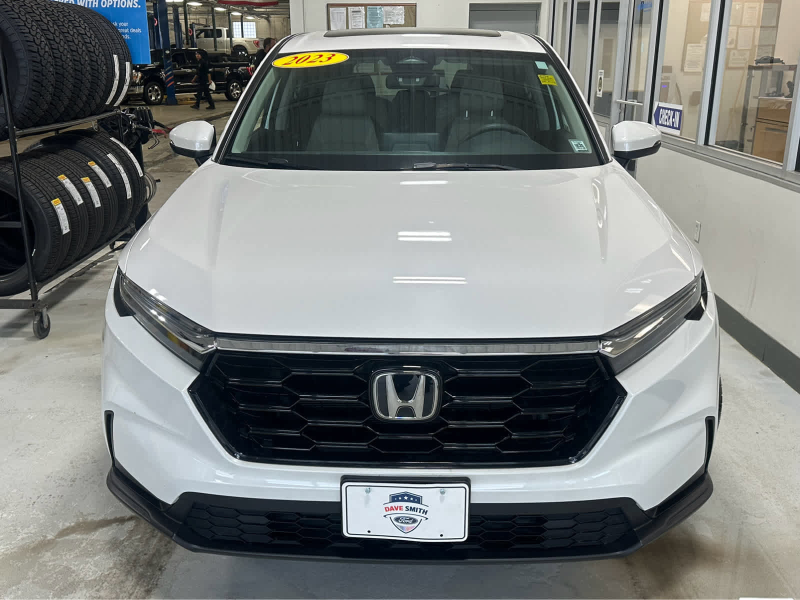 Used 2023 Honda CR-V EX image 2