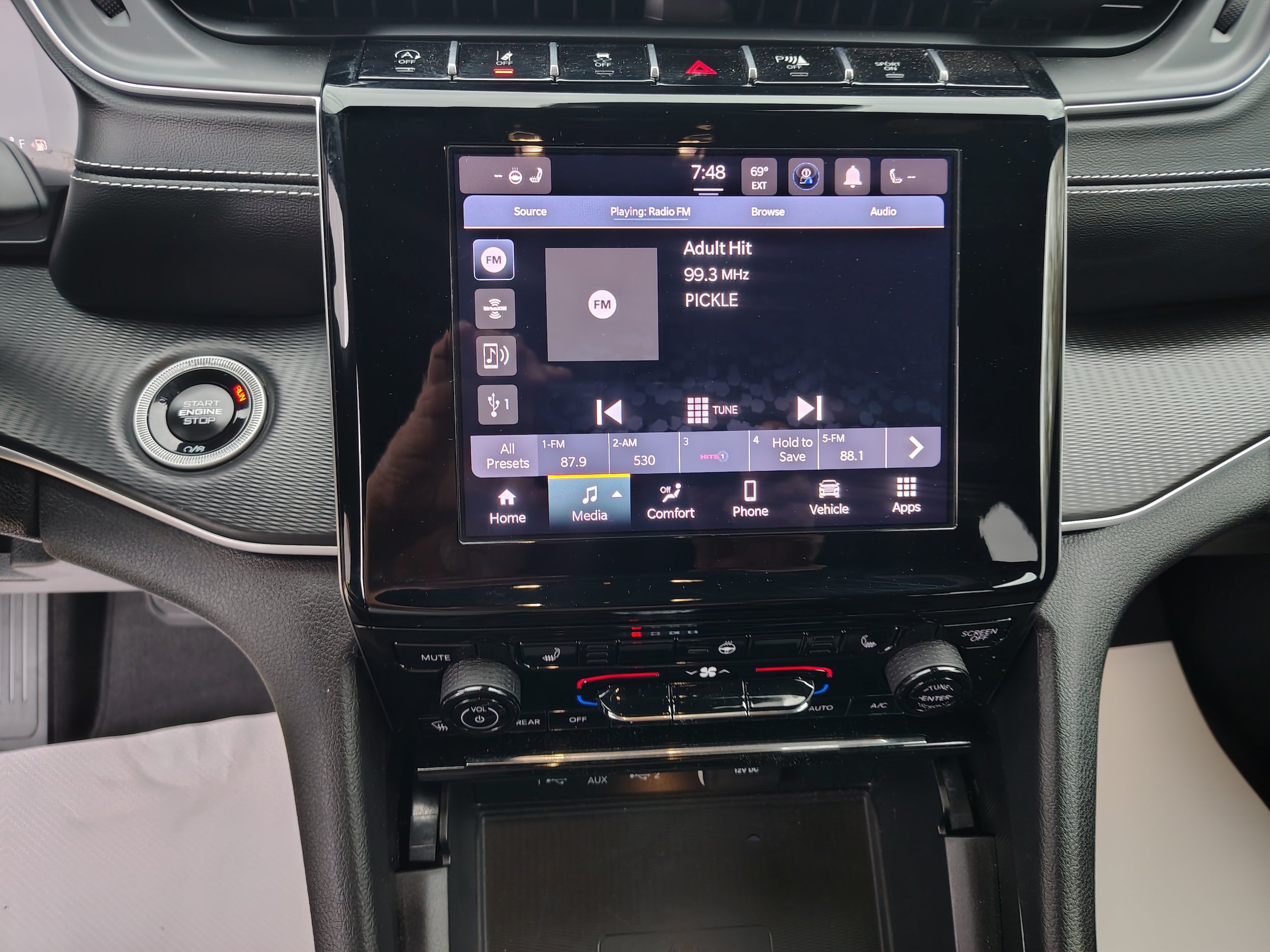 Certified 2024 Jeep Grand Cherokee Altitude AWD/4WD image 33