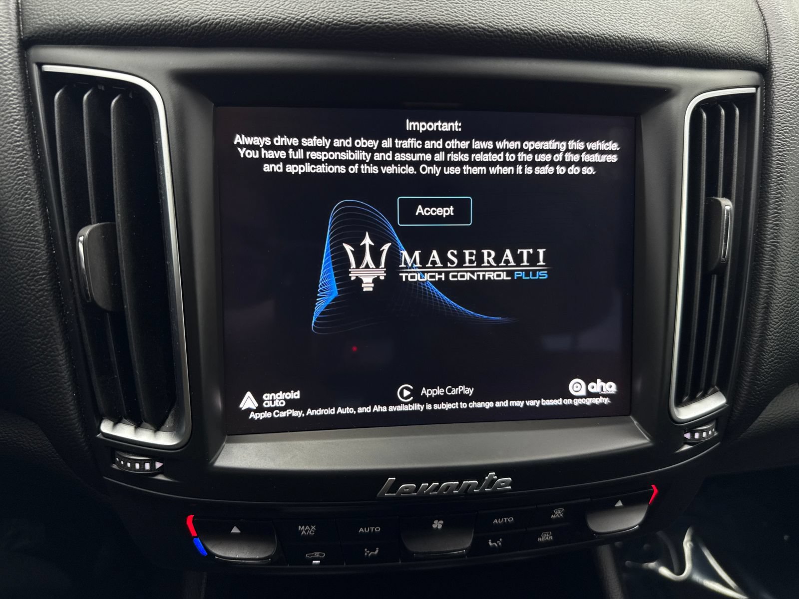 Used 2019 Maserati Levante AWD/4WD image 27