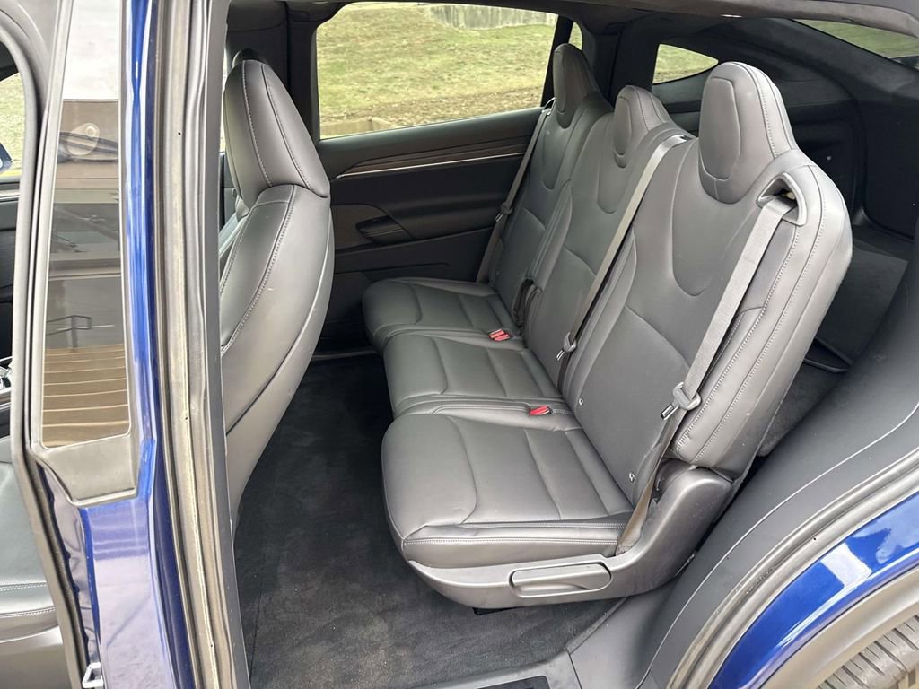 Used 2022 Tesla Model X image 10