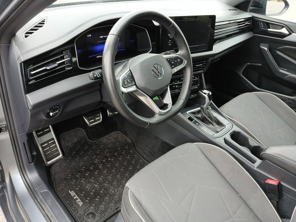 Used 2025 Volkswagen Jetta Sport image 10