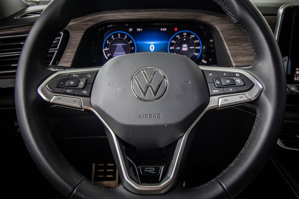 Used 2025 Volkswagen Atlas SEL Premium R-Line AWD/4WD image 36