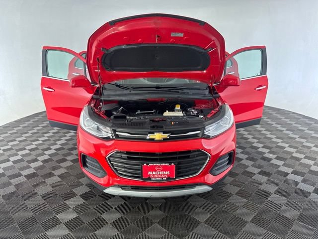 Used 2018 Chevrolet Trax LT w/ Sun & Sound Package AWD/4WD image 11