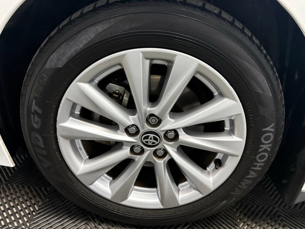 Used 2024 Toyota Corolla SE w/ SE Package FWD image 17