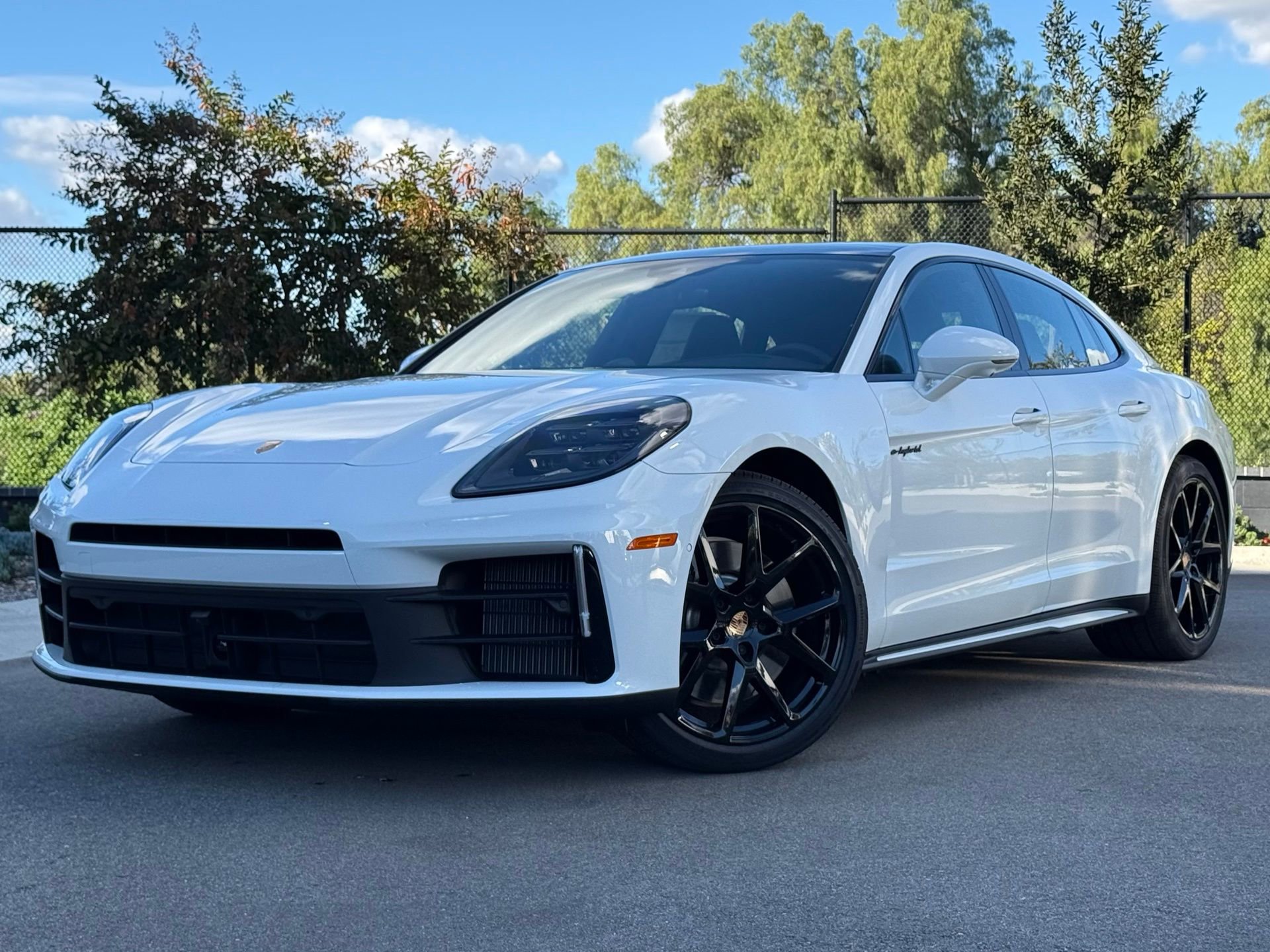 New 2026 Porsche Panamera 4 E-Hybrid AWD/4WD image 1