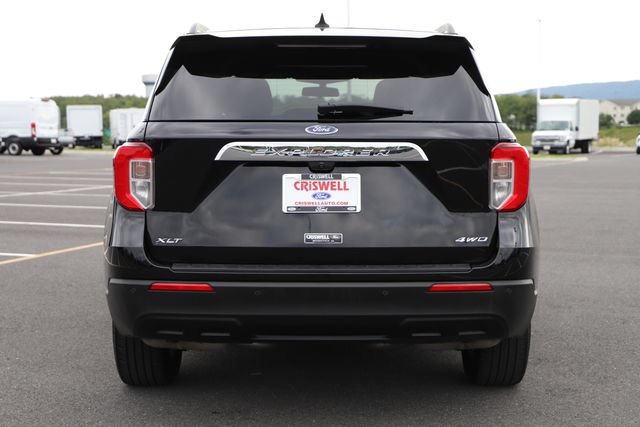Used 2023 Ford Explorer XLT AWD/4WD image 3