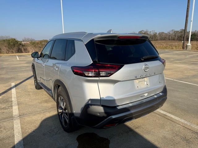 Used 2022 Nissan Rogue SL w/ SL Premium Package image 3