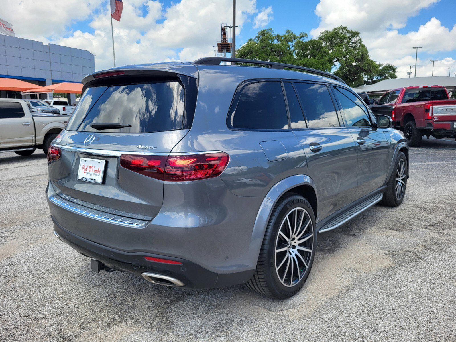 Used 2024 Mercedes-Benz GLS 580 4MATIC image 3