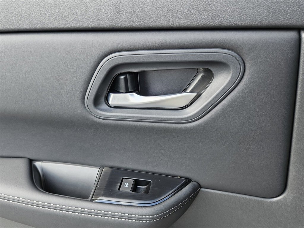 New 2026 Nissan Rogue SV image 7